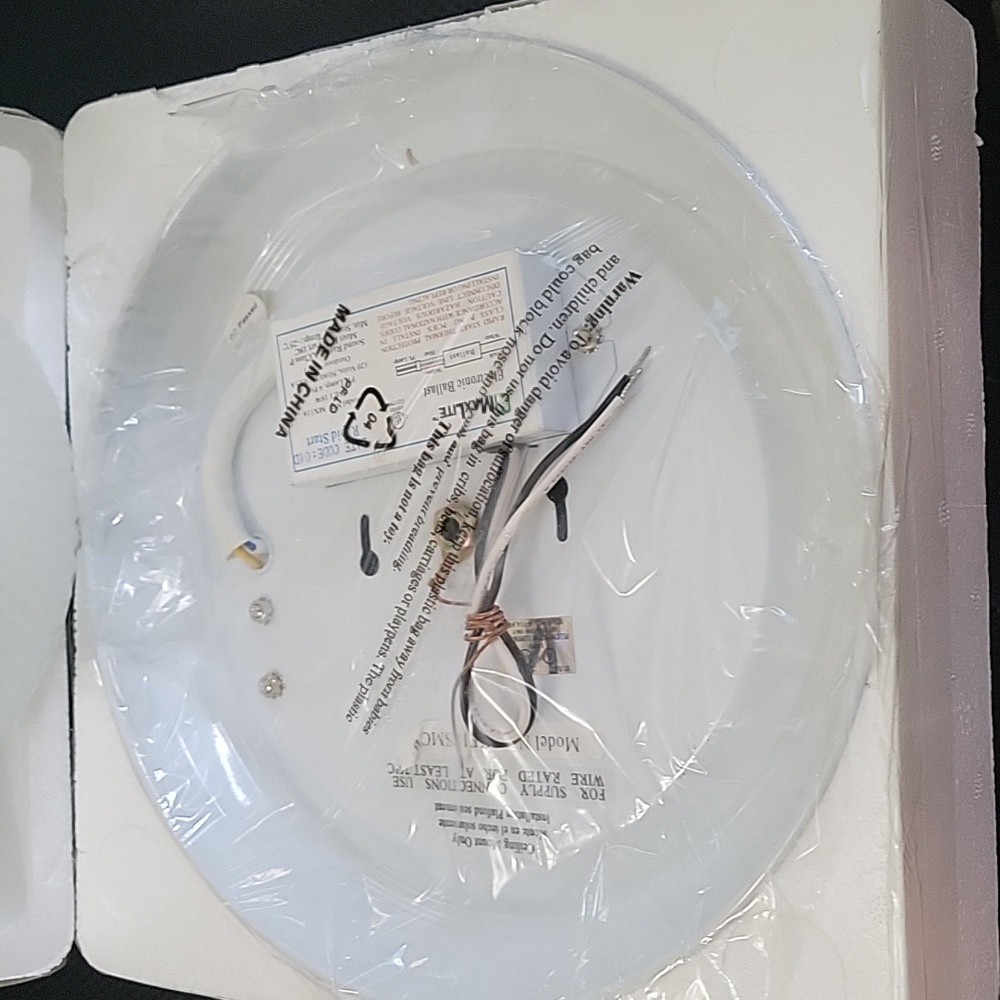 MaxLite Ceiling Fixture NIB - Picture 5 of 7